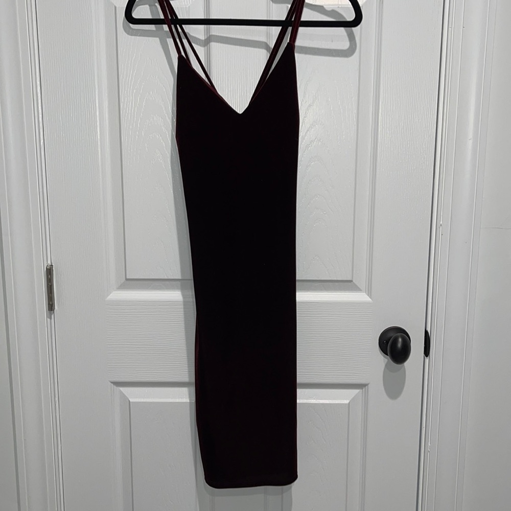 Lulus burgundy velvet dress